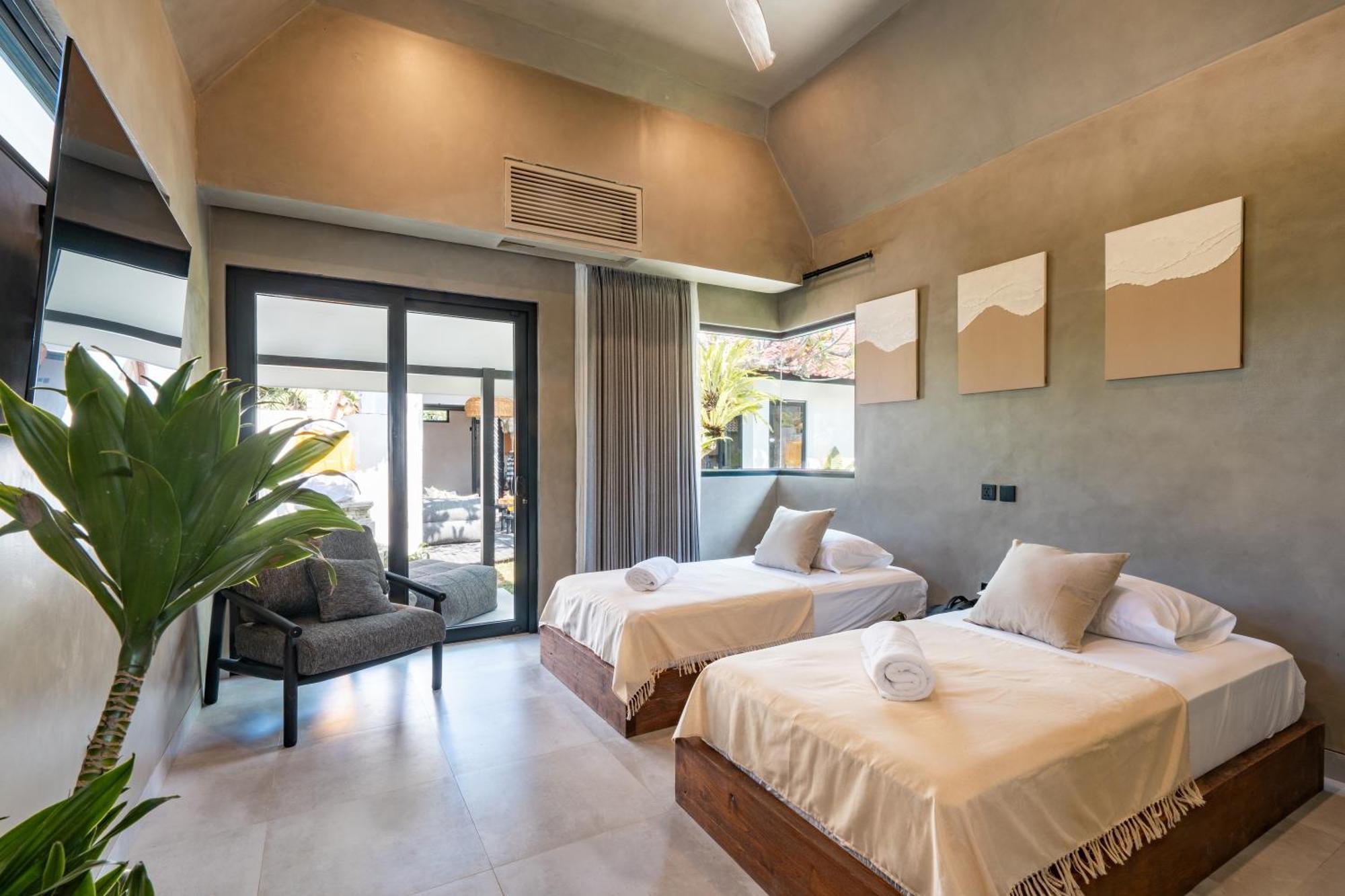 Villa Zee Design & *
