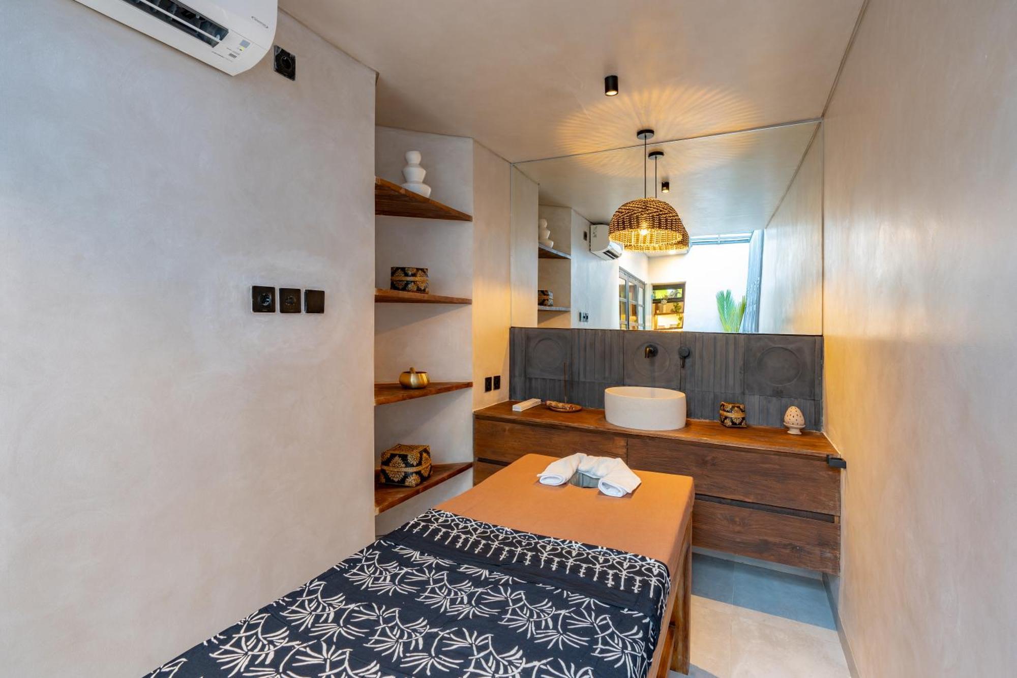 Villa Zee Design & Sanur